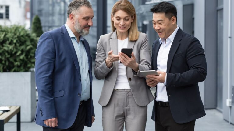 Enterprise Mobility in 2025: Rethinking Connectivity for a Distributed Workforce